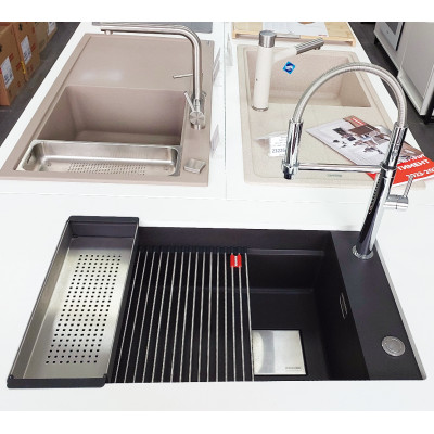 Комплект: • Коландер • Килимок Rollmat • Мийка кухонна FRANKE Kubus 2 KNG 110-62