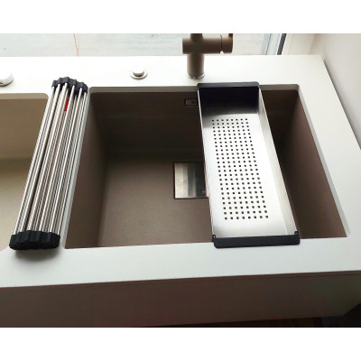 Комплект: • Коландер • Килимок Rollmat • Мийка кухонна FRANKE Kubus 2 KNG 110-52