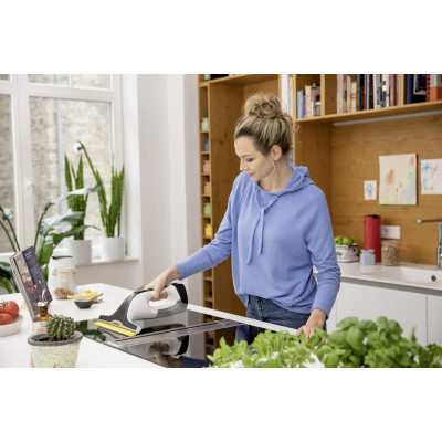 Акумуляторний віконний пилосос Karcher WV 4-4 Plus(1.633-540.0)