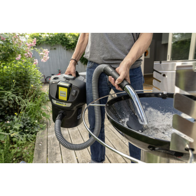 Акумуляторний пилосос для збирання золи Karcher AD 2 Battery(1.348-300.0)