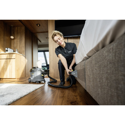 Миючий пилосос Karcher Puzzi 8/1(1.100-240.0)