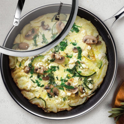 
              Сотейник з кришкою Bergner Steelblue, 28 см (BG-33224-BL)
                          