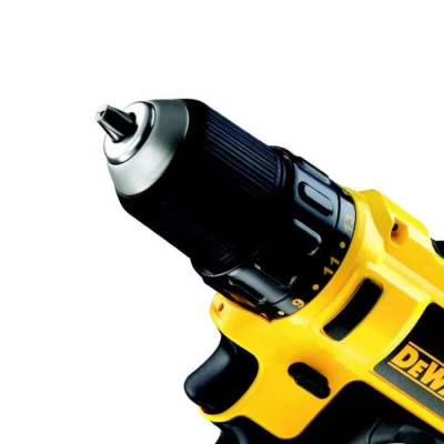 
Дриль-шурупокрут акумуляторний DeWALT DCD710D2
