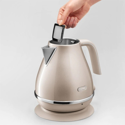 Электрочайник DeLonghi KBOT 2001 BG