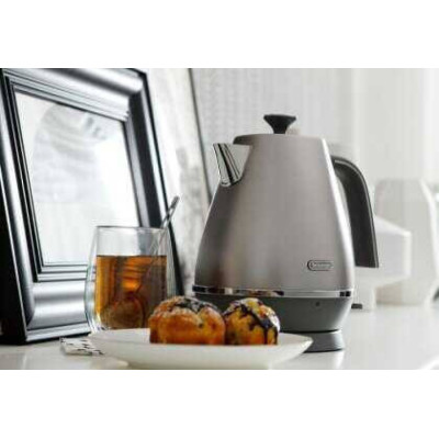 Електрочайник DeLonghi KBI 2001 S