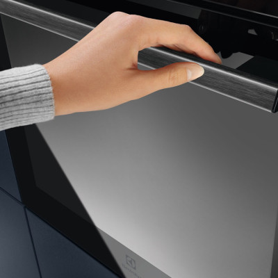Духова шафа електрична Electrolux LOD6F77WZ