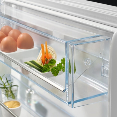 Вбудований холодильник Electrolux ENP7TD75S