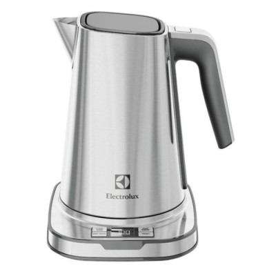 Электрочайник Electrolux EEWA 7800