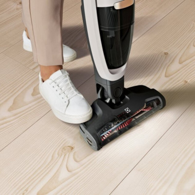 Пилосос акумуляторний Electrolux WQ61-44SW