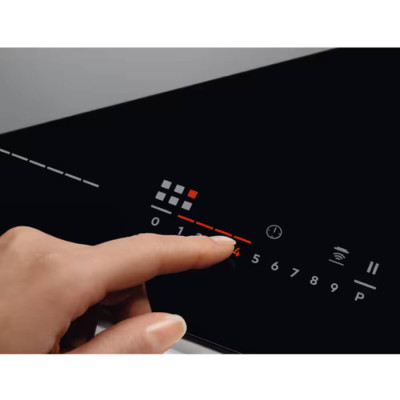 
Варильна поверхня індукційна Electrolux EIV87671
