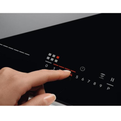 Варильна поверхня індукційна Electrolux EIV87675