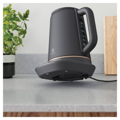 Електрочайник Electrolux E7K1-6BP