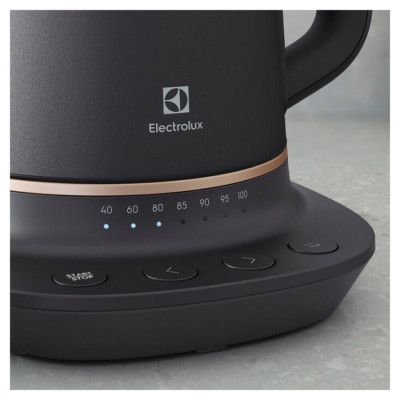 Електрочайник Electrolux E7K1-6BP