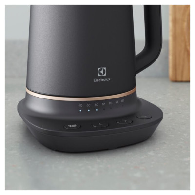 Електрочайник Electrolux E7K1-6BP