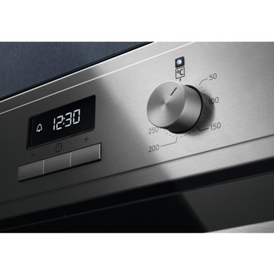 Духова шафа електрична Electrolux SteamBake PRO 600 OED3H50X