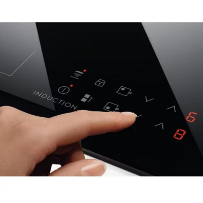 Варильна поверхня індукційна Electrolux CIR60430CB