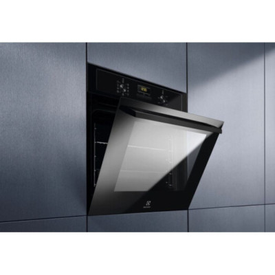 Духовой шкаф электрический Electrolux 600 SurroundCook EOF3H50BK