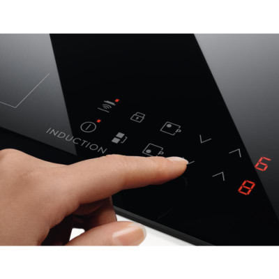Варильна поверхня індукційна Electrolux IPE6440KX