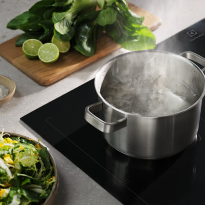 
Індукційна варильна поверхня Electrolux EIS62453IZ
