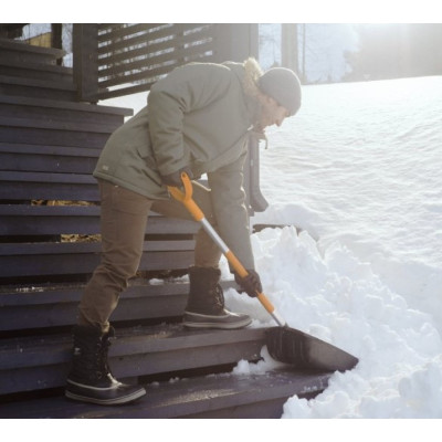 Лопата для прибирання снігу Fiskars SnowXpert (1003468)