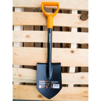 Лопата штикова коротка Fiskars Solid (1014809)