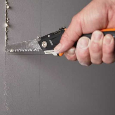 Ніж для гіпсокартону з додатковою пилкою Fiskars CarbonMax (1027226)