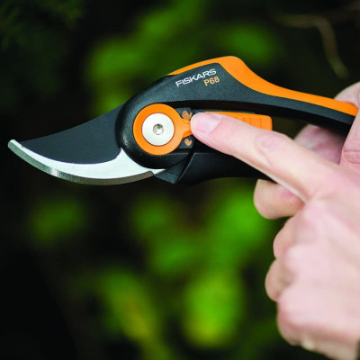 Секатор Fiskars SmartFit P68 (1001424)