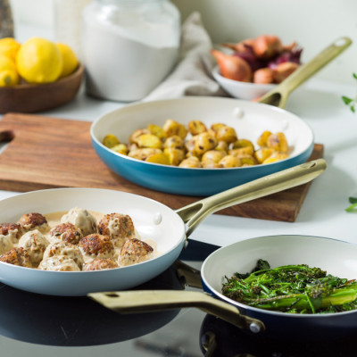 
              Набір сковорідок GreenPan Shades, 20+24+28 см з керамічним покриттям (CC009019-001)
                          