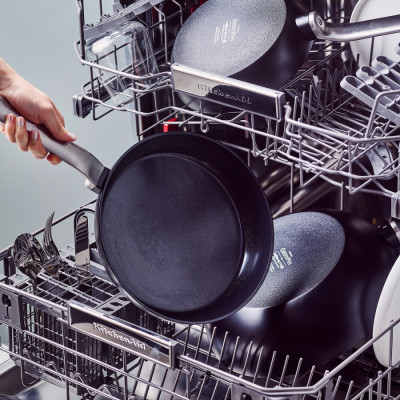 Сотейник з кришкою GreenPan Evolution, 26 см, 3,7 л з керамічним покриттям, чорний (CC007086-001)