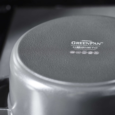 Каструля з кришкою GreenPan Featherweights, 22 см, 3,3 л з керамічним покриттям, чорний (CC005056-001)