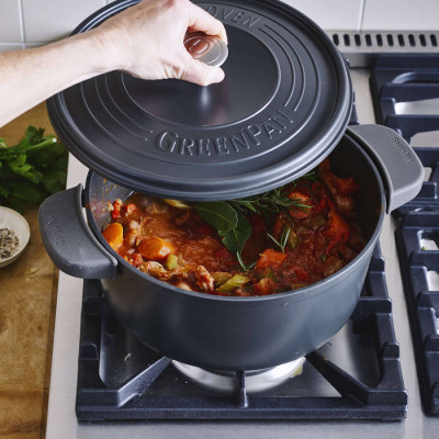 Каструля з кришкою GreenPan Featherweights, 22 см, 3,3 л з керамічним покриттям, чорний (CC005056-001)