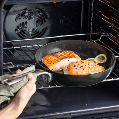 Сковорода GreenPan Evolution, 28 см с керамическим покрытием, чёрный (CC006387-001)