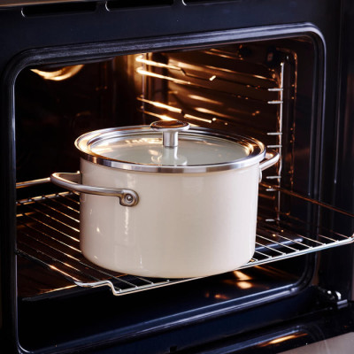 
Каструля з кришкою KitchenAid Steel Core, 20 см, 3,7 л, мигдальний крем (CC003266-001)
