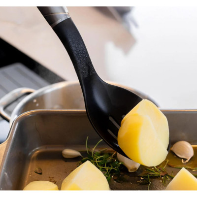 
Ложка для сервіровки з прорізами KitchenAid Classic, 34 см, чорний (KHH004OHOBEG)
