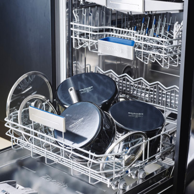 
Ківш з кришкою KitchenAid Steel Core, 18 см, 2 л, матовий чорний (CC005998-001)
