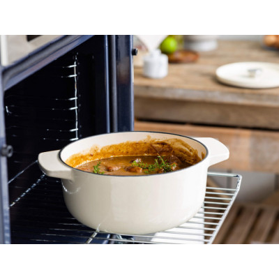 Каструля чавунна з кришкою KitchenAid, 22 см, 3,3 л, колір мигдальний крем (CC006056-001)