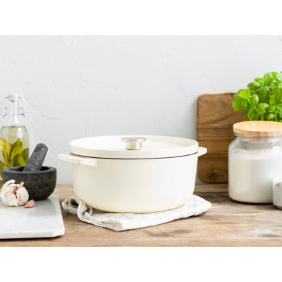 Каструля чавунна з кришкою KitchenAid, 26 см, 5,2 л, колір мигдальний крем (CC006059-001)