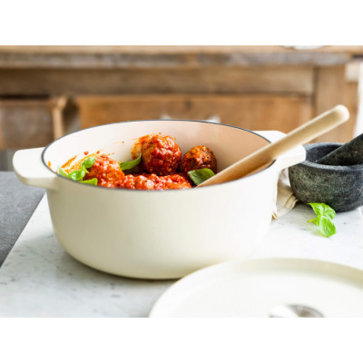 Каструля чавунна з кришкою KitchenAid, 26 см, 5,2 л, колір мигдальний крем (CC006059-001)