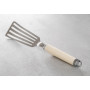Лопатка з прорізами KitchenAid Coreline, 33 см, кремовий (KAG024OHACE)
