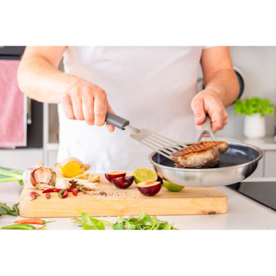 
Лопатка з прорізами KitchenAid Classic, 36 см, сірий (KHA024OHCHGG)
