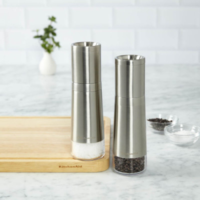 Набір млинків для солі та перцю KitchenAid Universal, 2 шт, 20 см (KOG988OSSSA)