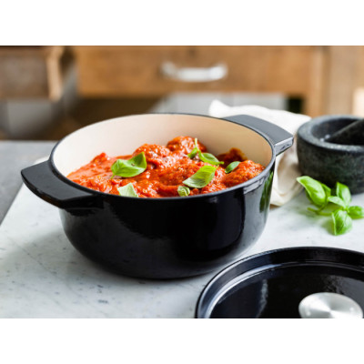 Каструля чавунна з кришкою KitchenAid, 22 см, 3,3 л, чорна (CC006058-001)