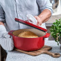 Каструля чавунна з кришкою KitchenAid, 22 см, 3,3 л, червона (CC006057-001)