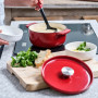 Каструля чавунна з кришкою KitchenAid, 26 см, 5,2 л, червона (CC006060-001)