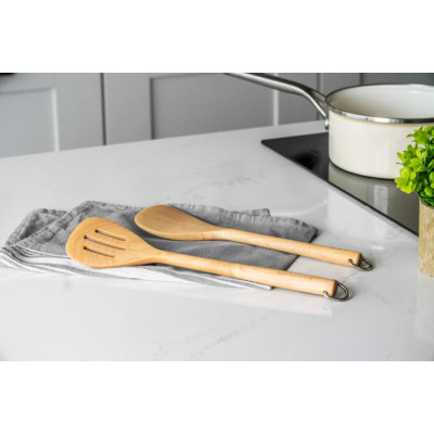 Лопатка з прорізами KitchenAid Coreline, 34 см, береза (KQR702OHE)