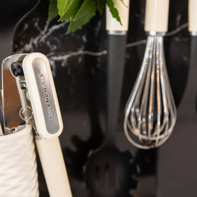 Вінчик KitchenAid Coreline, 27,5 см, кремовий (KAG060OHACE)
