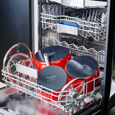 
Каструля з кришкою KitchenAid Steel Core, 20 см, 3,7 л, червоний (CC003267-001)
