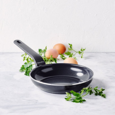 
              Набір сковорідок GreenPan Essence Magneto, 20+28 см з керамічним покриттям (CC006340-001)
                          
