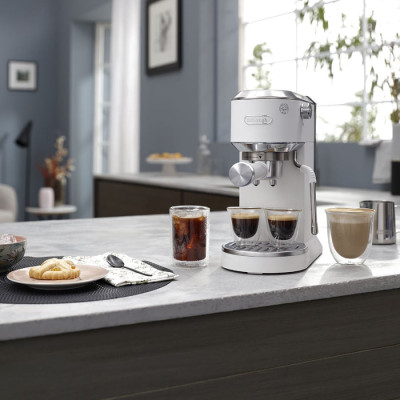 Кавоварка DeLonghi EC 890.WI