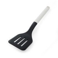Лопатка з прорізами KitchenAid Classic, 34 см, білий (KHA002OHPNG)